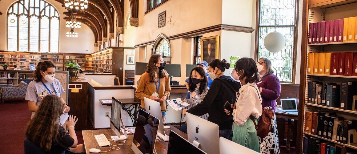 Students visiting the Reading room at Mount Holyoke College